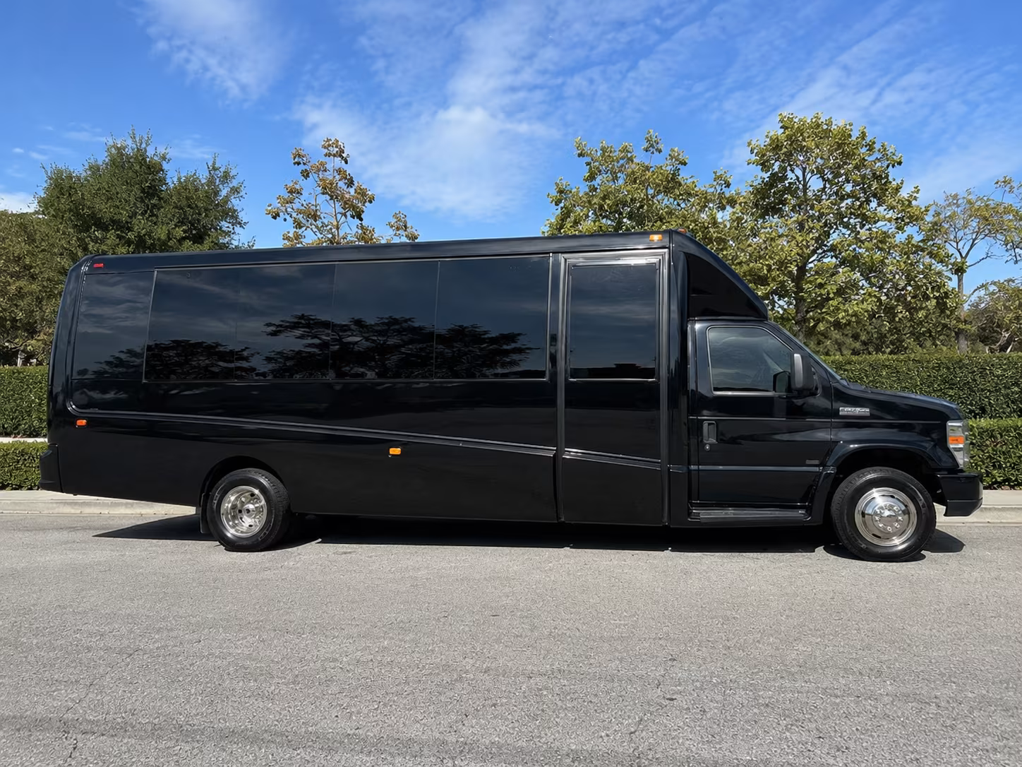 bus rentals for bands and performers traveling through middle georgia