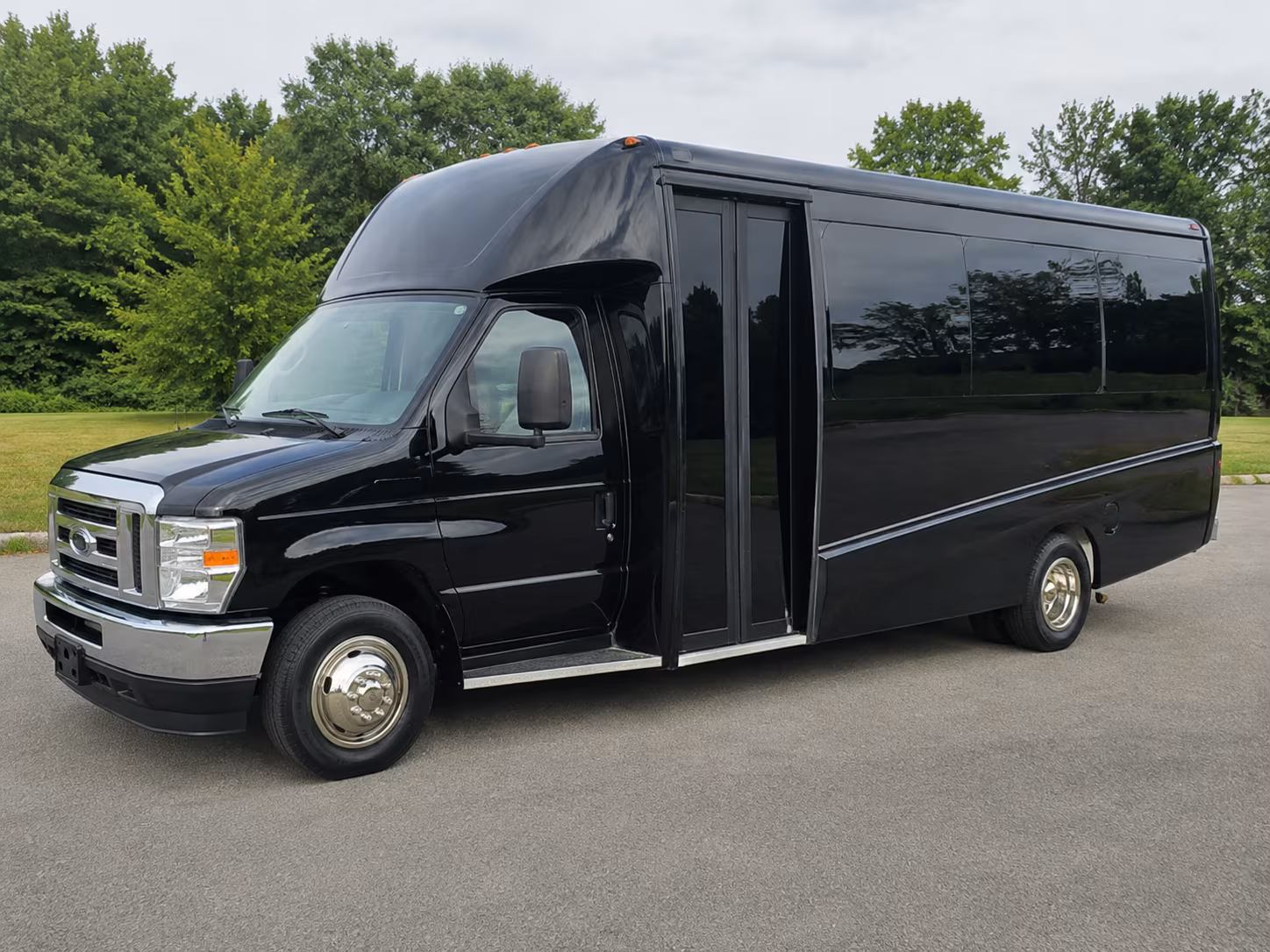 charter buses in warner robins for large prom groups and multi school nights