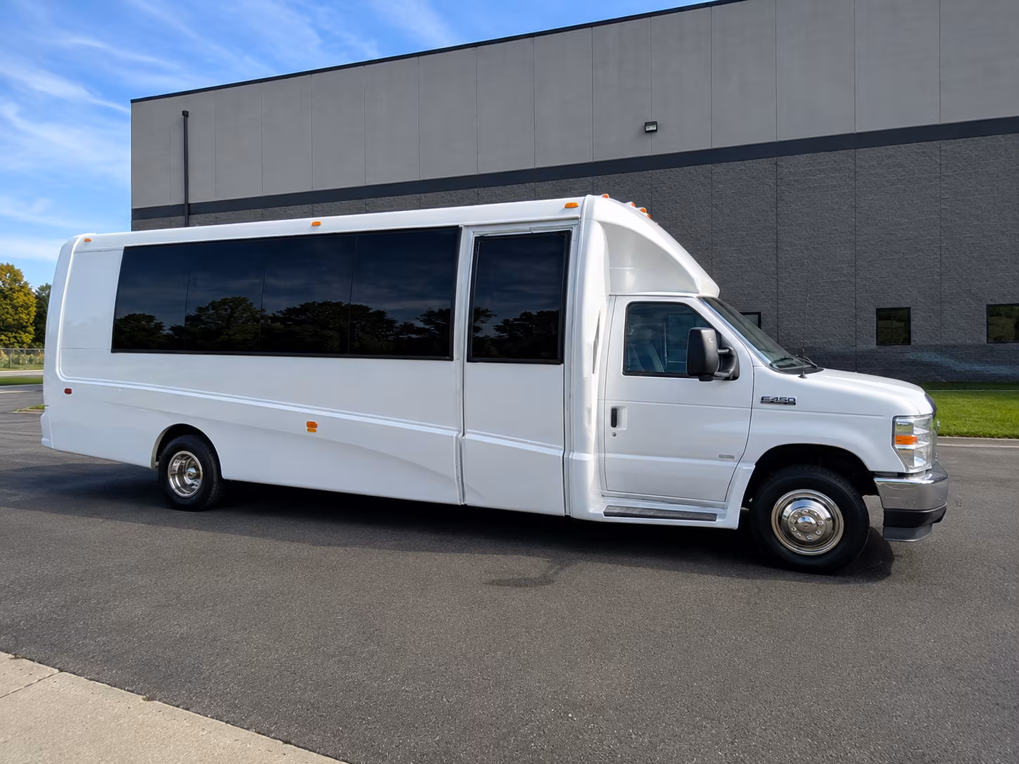 convention and conference shuttle buses serving middle georgia