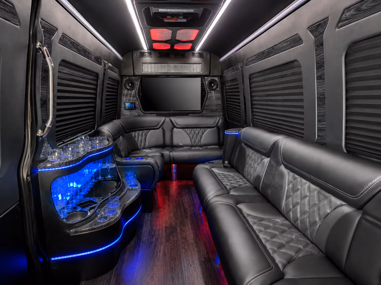 warner robins 28 passenger party bus
