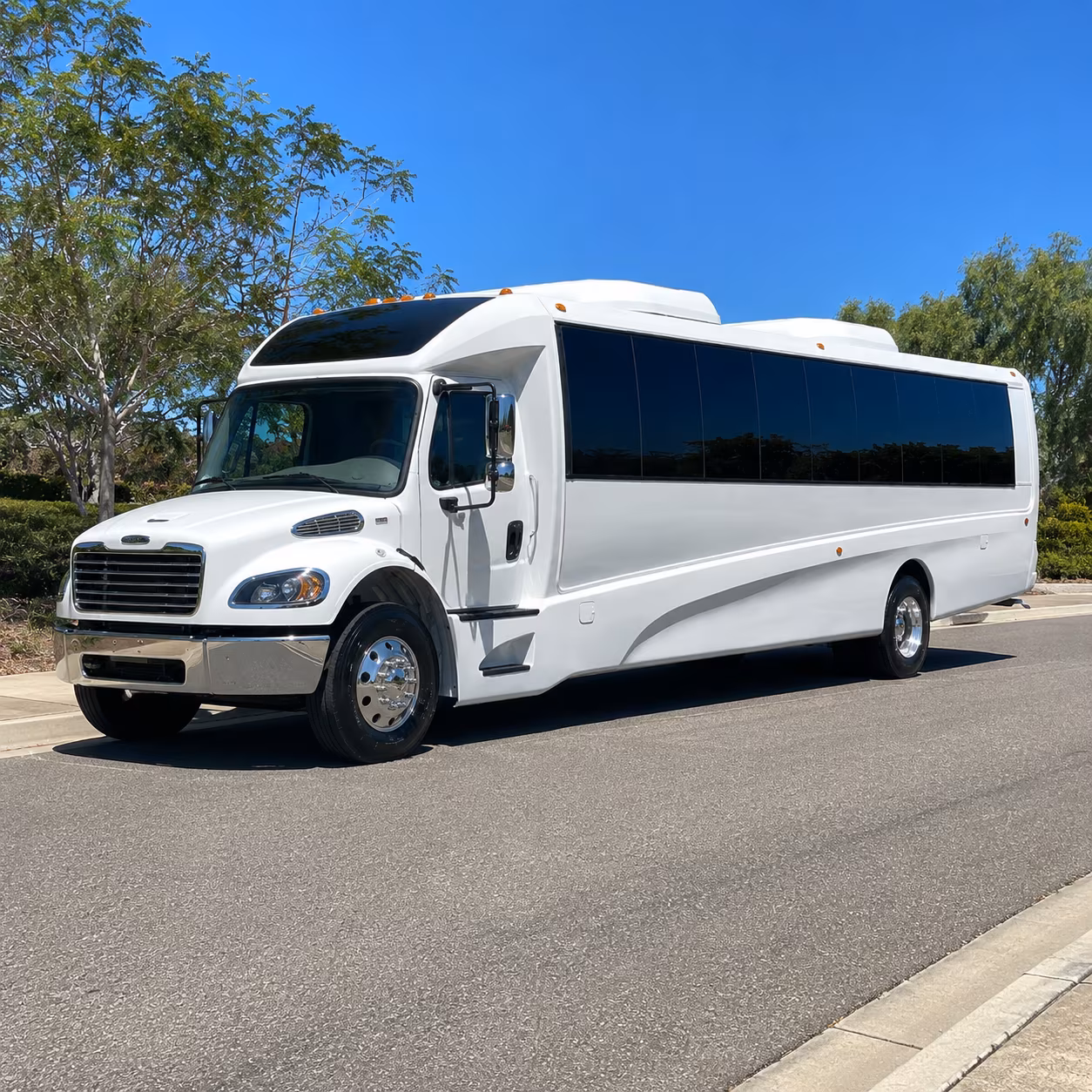 warner robins 30 passenger minibus