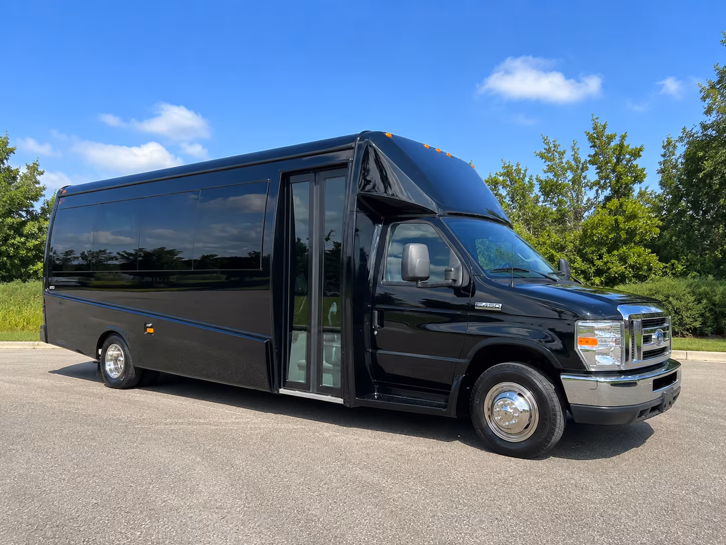 warner robins sporting event transportation onboard seating
